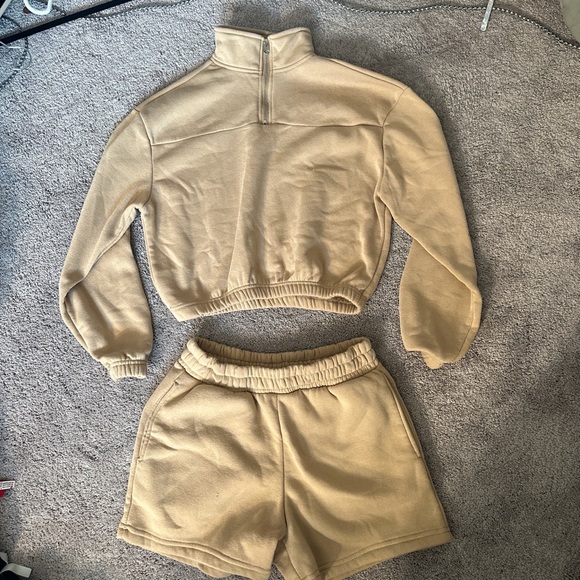 2 piece shorts and sweater set - Picture 1 of 1